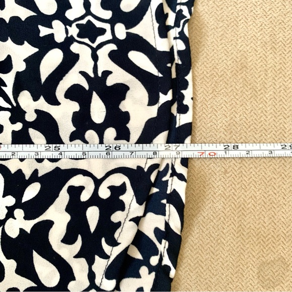 Ann Taylor Loft Navy Floral Boho Blouse/Top - Size Small - Picture 8 of 9